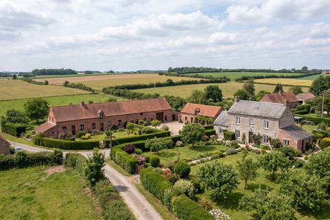 Avelin : fermes et maisons avec grands jardins dans la campagne (image générée par IA)