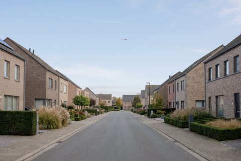 Lesquin : rue résidentielle de maisons récentes en brique (image générée par IA)