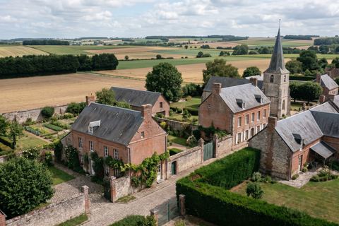 Willems : maisons de village et église, champs et haies (image générée par IA)