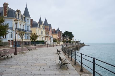 Wimereux : digue promenade et villas Belle Époque (image générée par IA)